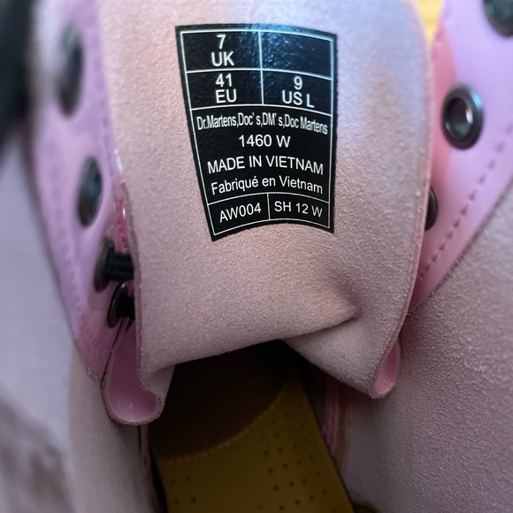 Dr. martens 1460 Boot - Women’s U.S. Size 9 - Picture 3 of 4